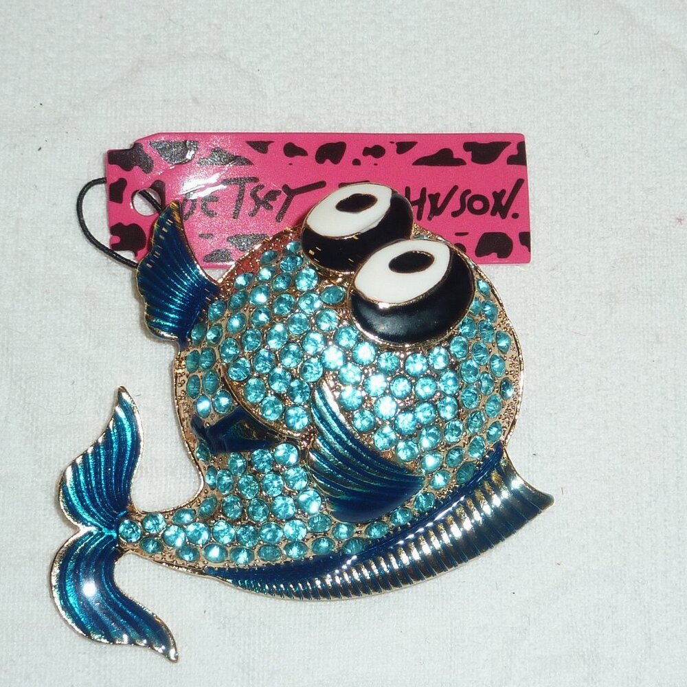 NWT Betsey Johnson Gold Tone Large Rhinestone and Enamel Fish Brooch
